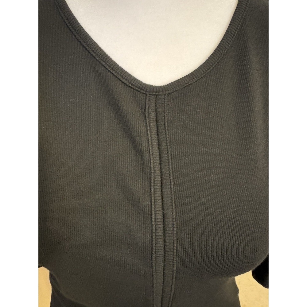 Muy Muy Fancy Collection, Black Ribbed Knit Black Top With Center Seam, L, Crop - Picture 5 of 8